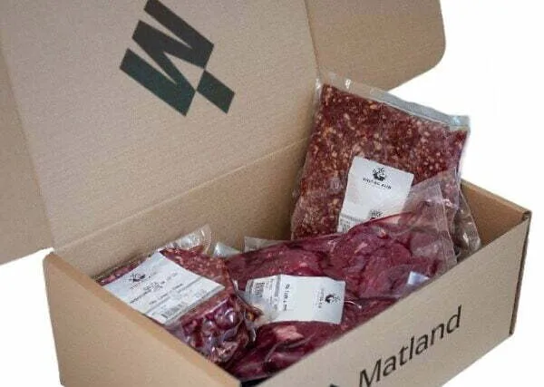 Kjöt í kassa - 5 pk. hakk (500 g), 5 hamborgarar, 2 pk. snitsel og 2 pk. gúllas