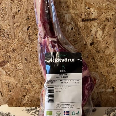 Fersk lífræn Tomahawk-steik frá Neðra-Hálsi