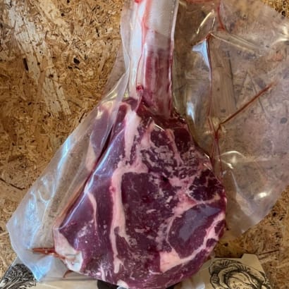 Fersk Tomahawksteik frá Reykjum