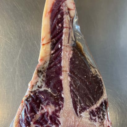 Fersk lífræn T-beinssteik frá Neðra-Hálsi