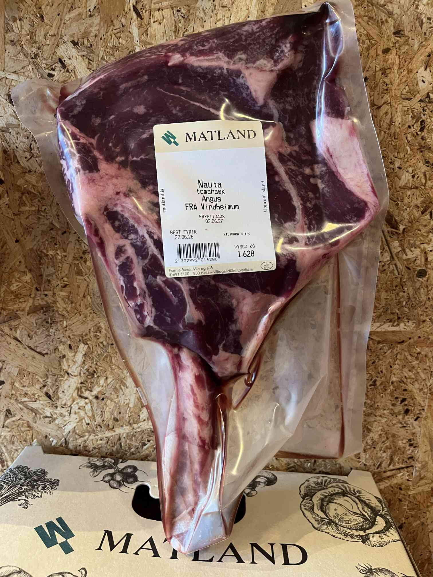 Fersk Tomahawksteik af 100% Angusnauti frá Vindheimum