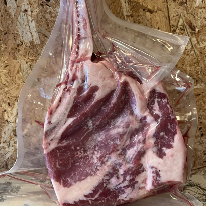 Fersk Tomahawksteik af 100% Angus frá Stóra-Ármóti