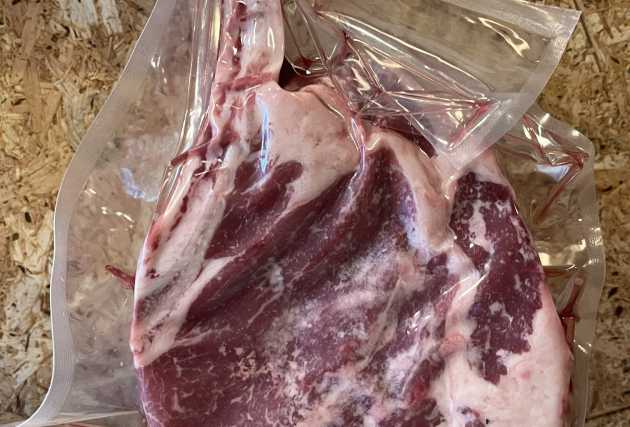 Fersk Tomahawksteik af 100% Angus frá Stóra-Ármóti